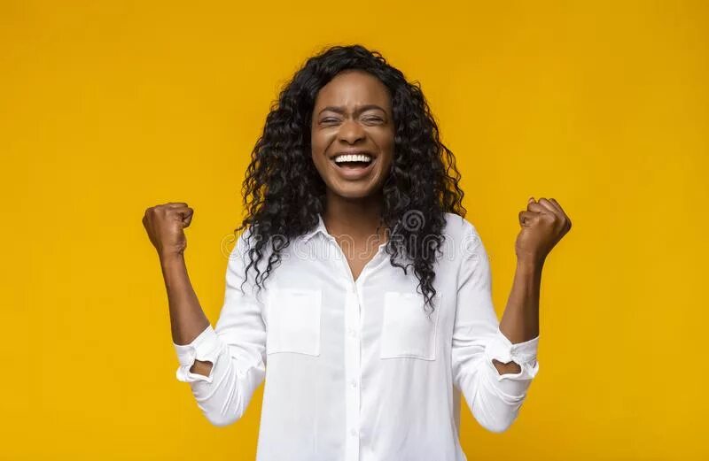 Негритянка кричит. Девушка сжимает доллары и кричит. Black woman shouting Shaking fists posing.