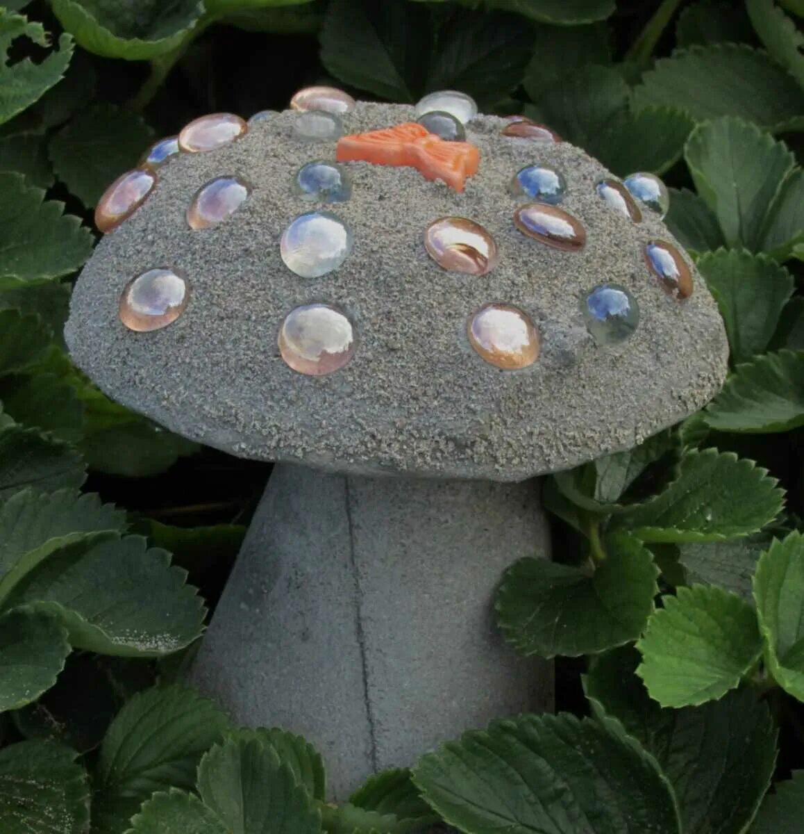 Поделки для сада. Поделка гриб. Грибы из цемента. Грибы из цемента для сада. Сделать грибы для сада