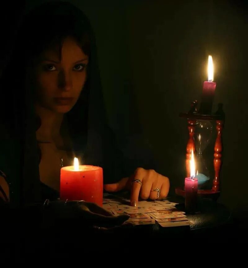 Порча приворот. Заклинание огня. Магия огня заклинания. Есть с помощью магии. Свечи магия.