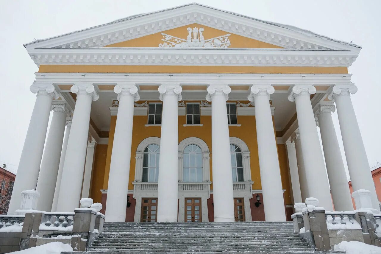 прокопьевск драмтеатр театральная. организации прокопьевска. г прокопьевск кемеровская область театр. прокопьевск театральная площадь. прокопьевск драматический театр прокопьевский.