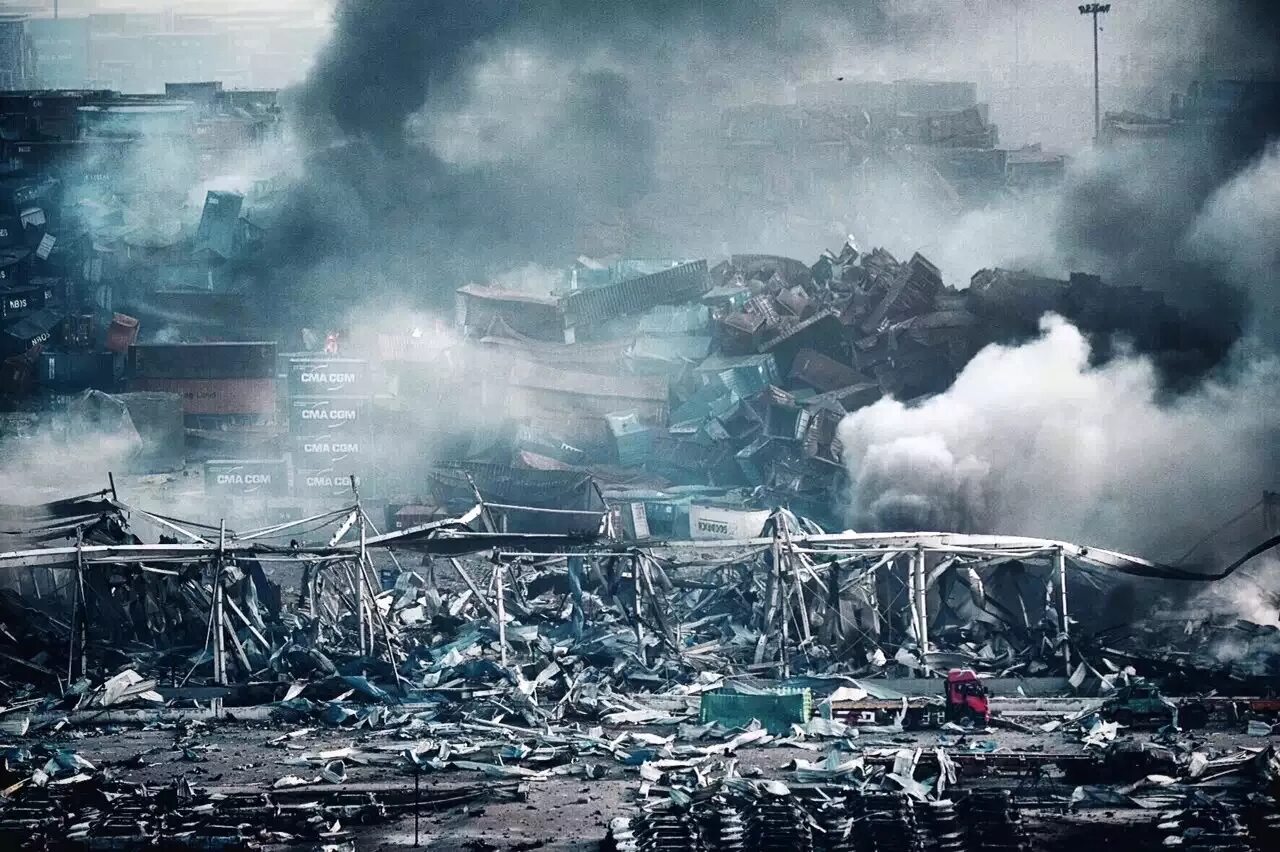 Крушение города. Техногенная катастрофа в Тяньцзине 2015. Техногенная катастрофа в Китае 2015. Тяньцзинь взрыв 12 августа 2015.