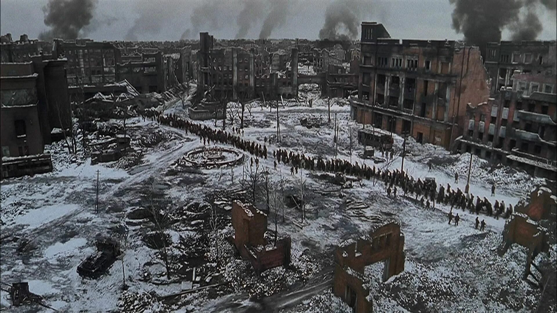 Во время войны и потом. Сталинград 1993. Сталинград 1942 до войны. Разрушенный Сталинград 1942.