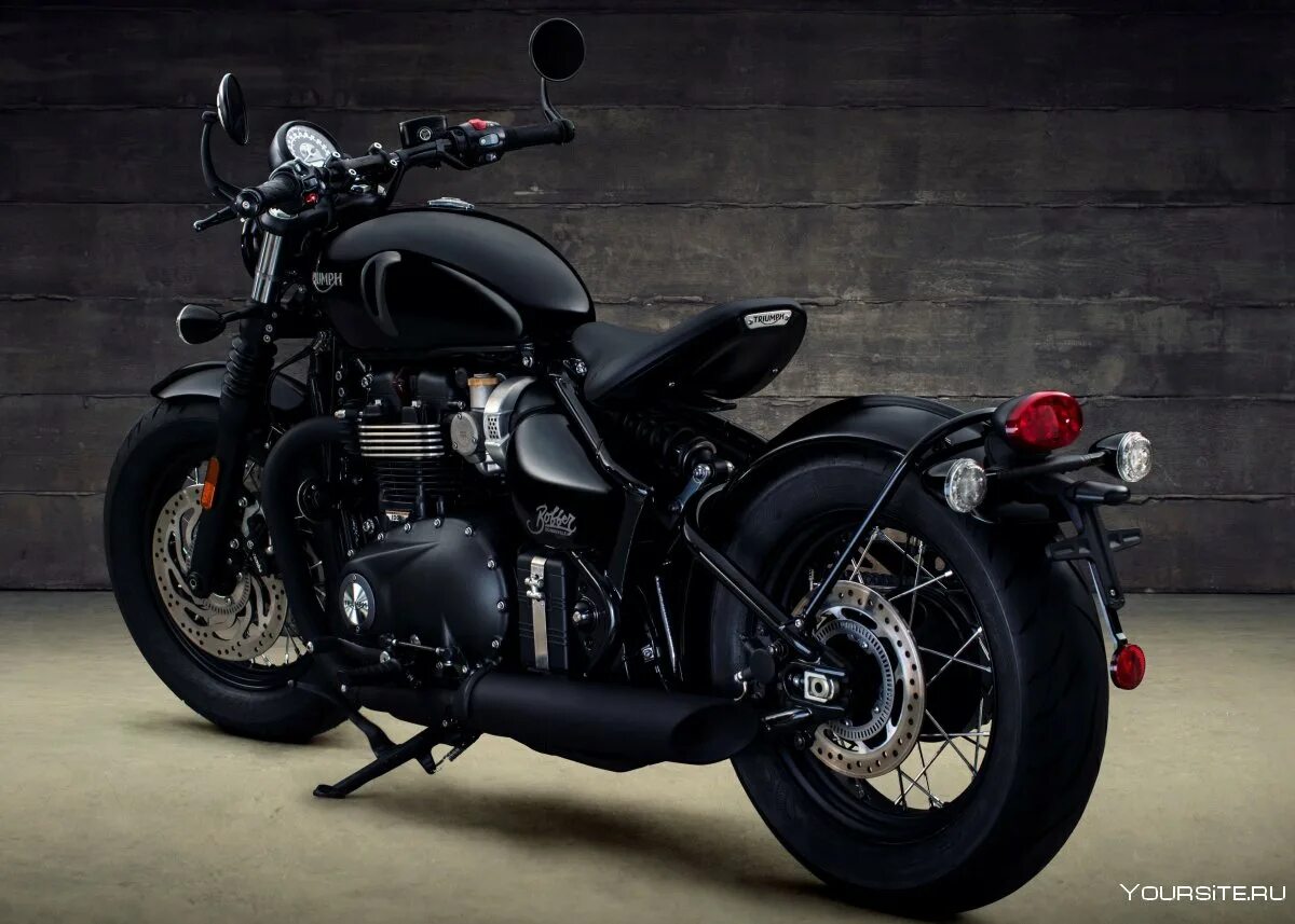 Триумф блэк. Мотоцикл triumph bobber black 1200. мотоцикл triumph bonneville bobber. триумф боббер 2025. мотоцикл triumph bonneville bobber black 2018.