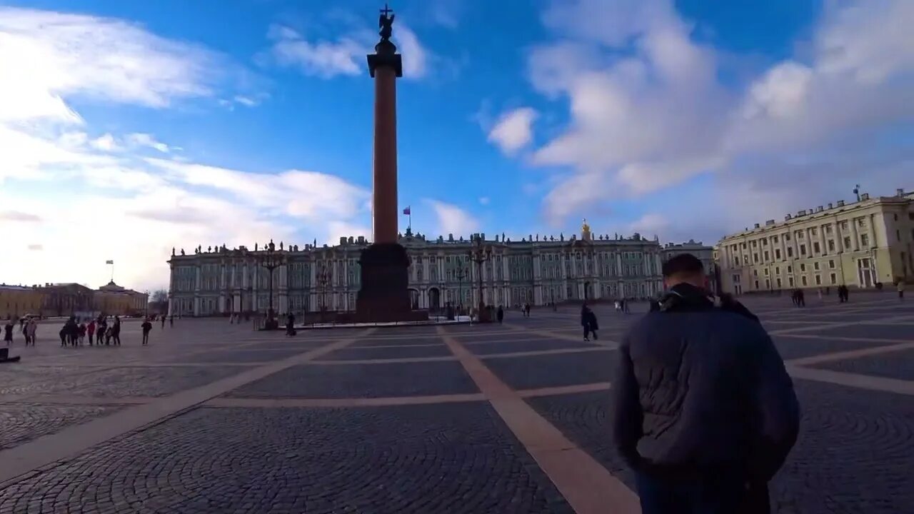 Петербургский ЛГБТ-активист получил 20 часов обязательных работ за пикет на Двор