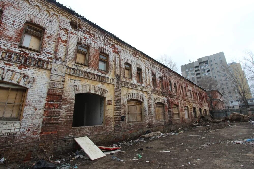 Куги новгород. Заброшенные здания в Заволжье Нижегородской области. Нижегородская ярмарка Бетанкуровский канал. Красная Этна Нижегородской области в картинках. Завод красная Этна.