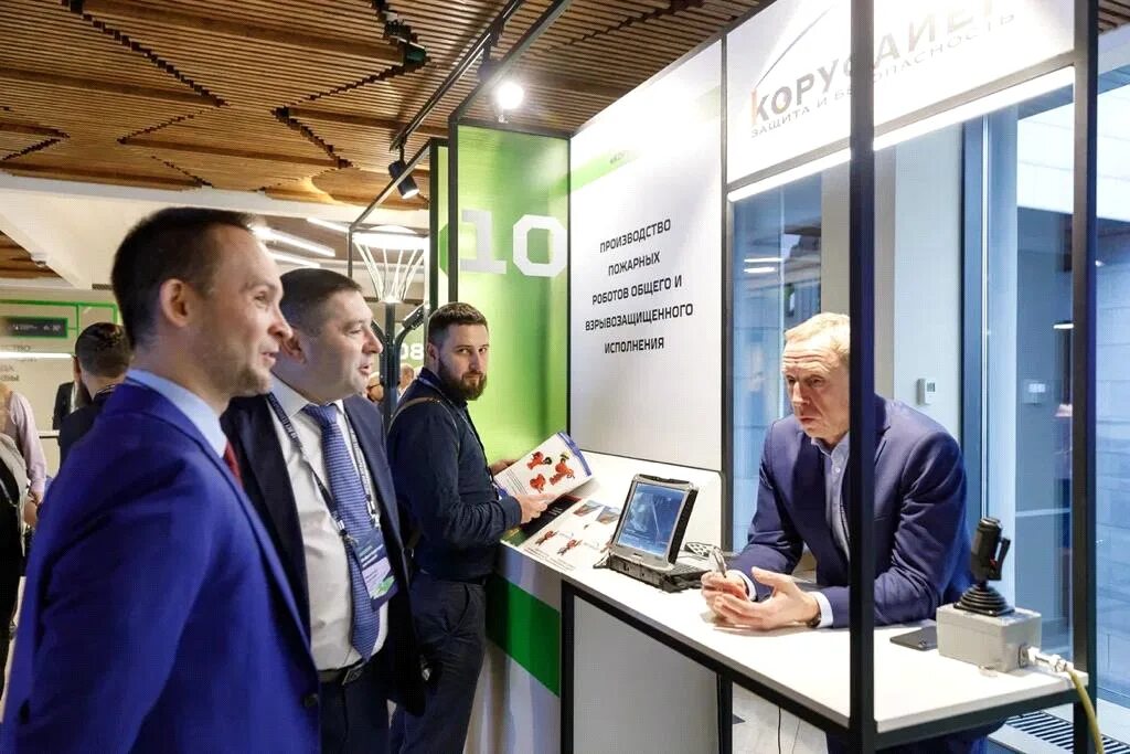 кванториум верхняя пышма. стафик сергей дмитриевич акситех. введенского 1а технопарк. 10 лет технопаркам. 10 лет технопаркам.