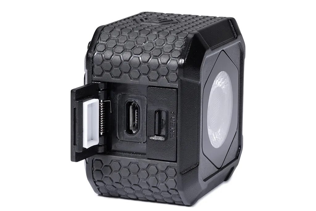 Cube air. Lume Cube Air. Lume Cube освещение. Маленький накамерный свет. LUMECUBE как заряжать.