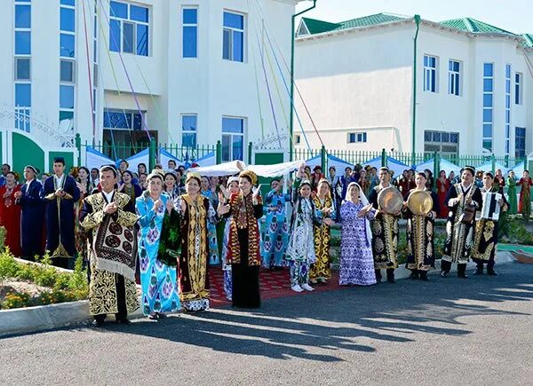 Погода в дашогузе на 10. Дашогуз Гурбансолтан Эдже. Дашогуз школа 3. 7 Школа Дашогуз Туркменистан. Туркменистан Дашогуз школа 1.