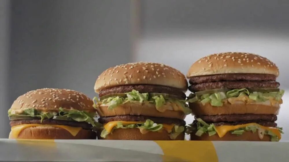 Как сейчас называется биг мак. Трипл биг мак. дабл биг мак. le big mac. литтл мак макдональдс.
