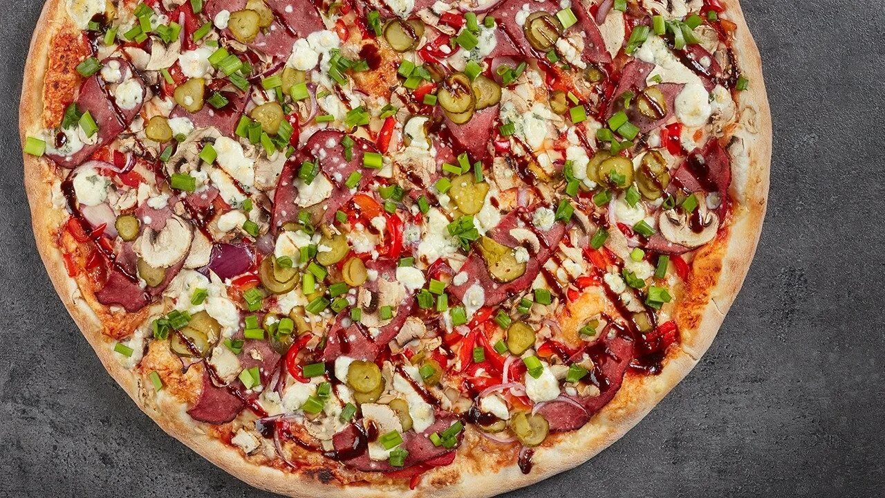 Lulu pizza. Стена пицца овощи. Lulu pizza. Пицца летняя. Пицца с халапеньо название.