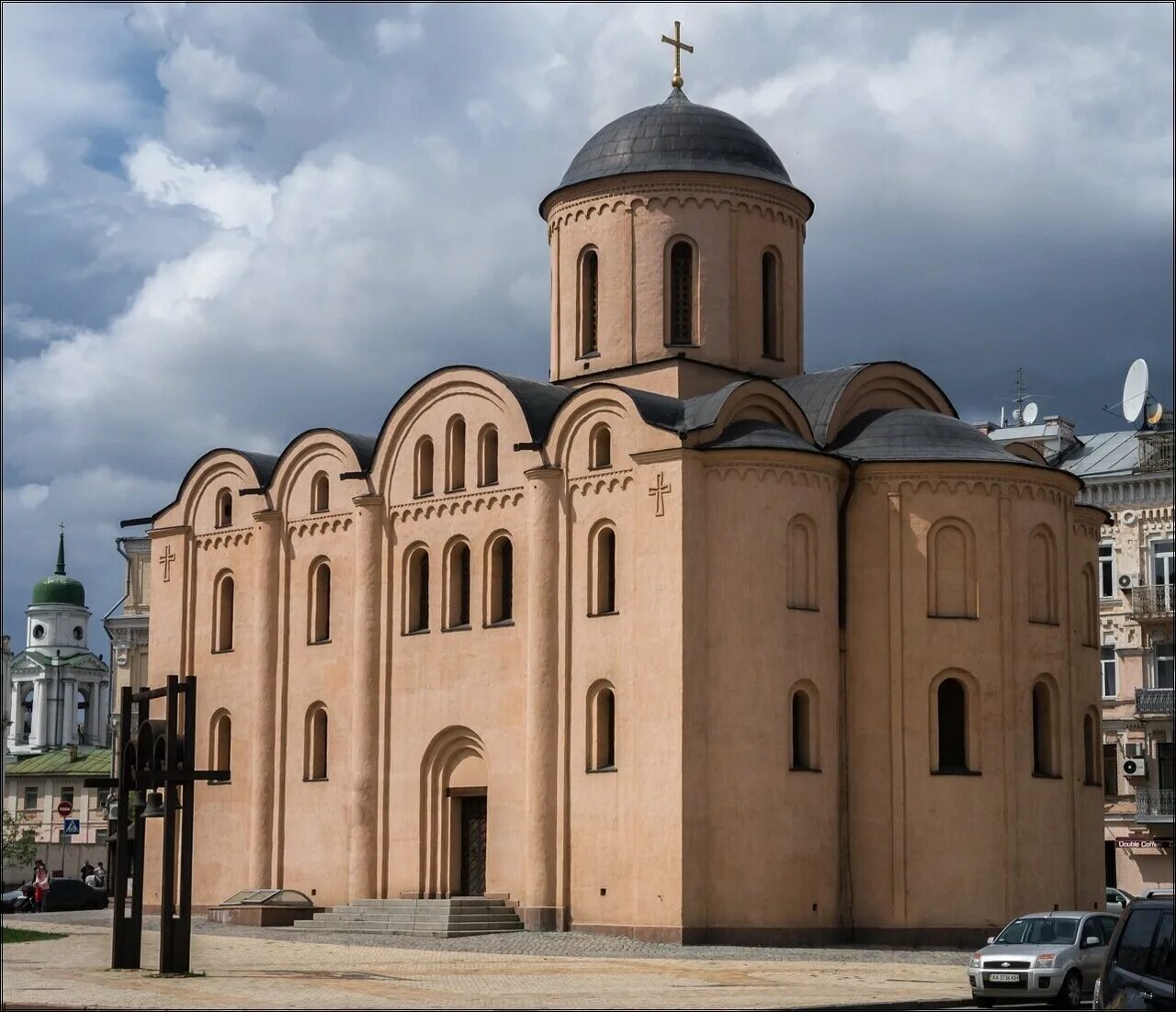 Церковь успенской богородицы. Церковь Богородицы ( Десятинная) в Киеве.. Церковь Успения Богородицы Десятинная Церковь. Церковь Успения Богородицы Пирогощи. Церковь Богородицы Пирогощи в Киеве.