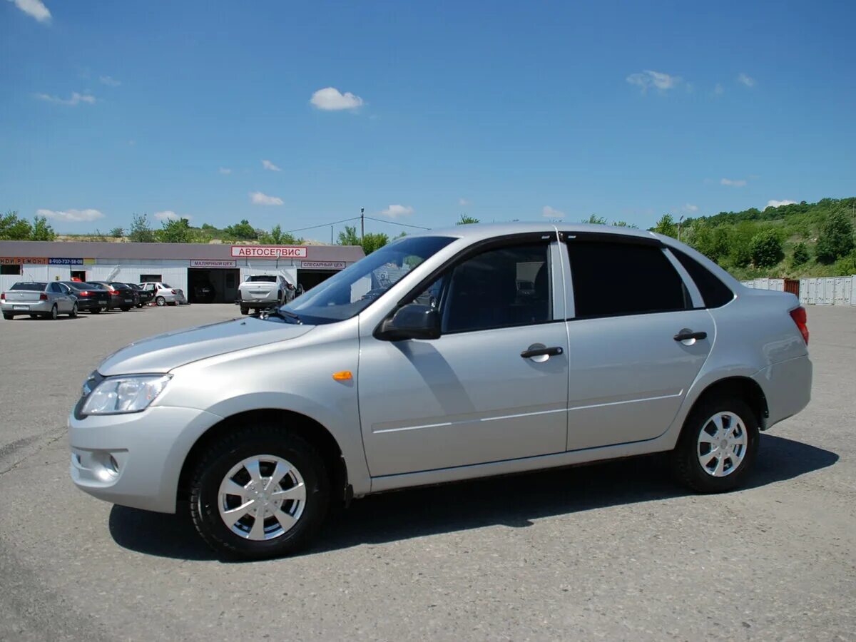 Купить б/у Lada (ВАЗ) Granta I 1.6 MT (87 л.с.) бензин механика в Санкт-Петербур