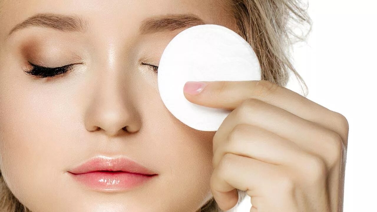 Make up removing