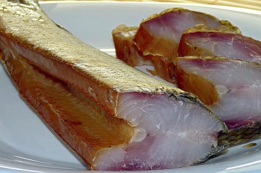 Рыба является мясом. Муксун балык холодного копчения. муксун балык хк. рыба белорыбица холодного копчения. нельма балык холодного копчения.