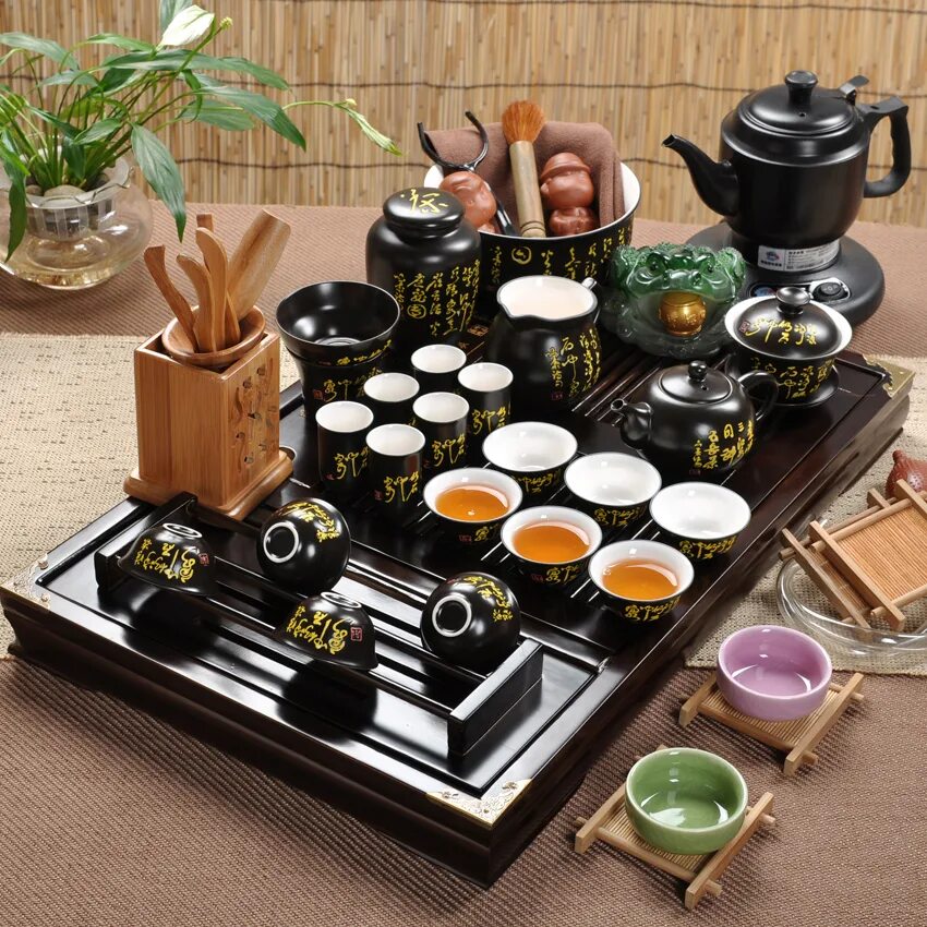 Суть чайной церемонии. Чайная церемония гунфу ча. Китайская чайная церемония гунфу ча. Чайные традиции Китая гунфу ча. Стол Gongfu чайный.
