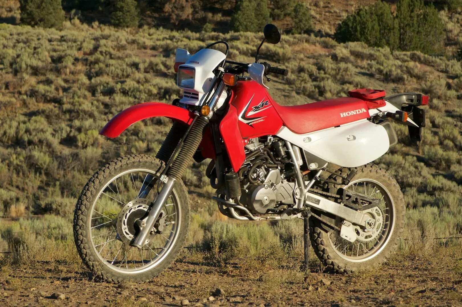 Хонда хр. Honda xr650l. Honda XR 650. Honda xr650l 2021. Мотоциклы Honda XR 650.