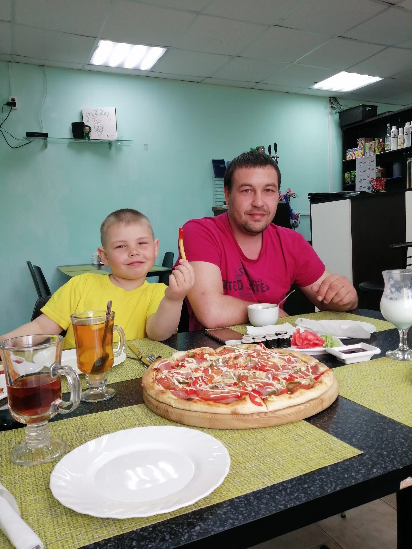 Ричи пицца. Пицца с болгарским перцем без колбасы. Пицца охотничья с беконом. Ричи пицца. Ричи пицца.