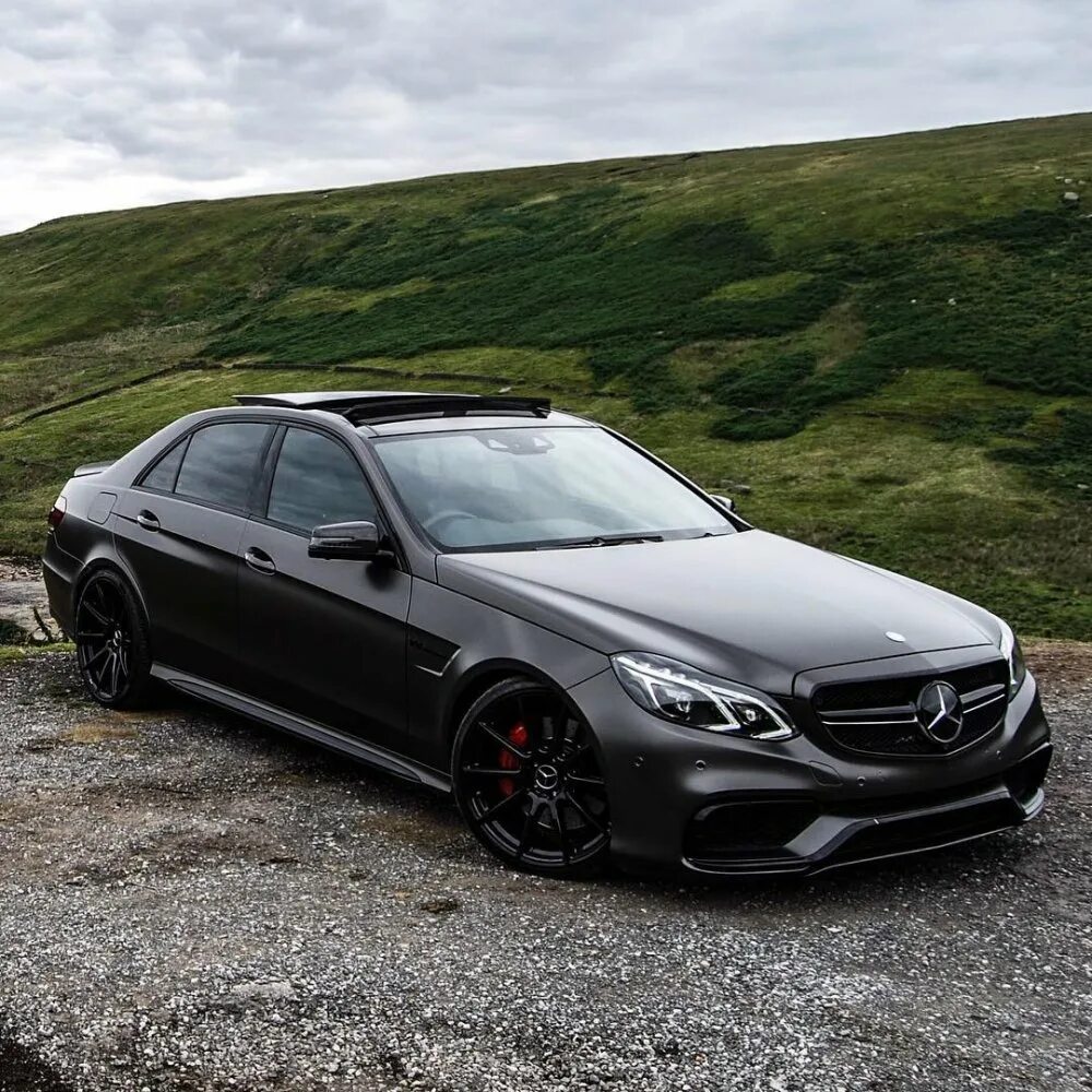 Купить мерседес 63 amg. Мерседес Бенц е63 АМГ. Мерседес Бенц e63 AMG. Мерседес АМГ Е 63 S. Мерседес Бенц е 63 AMG.