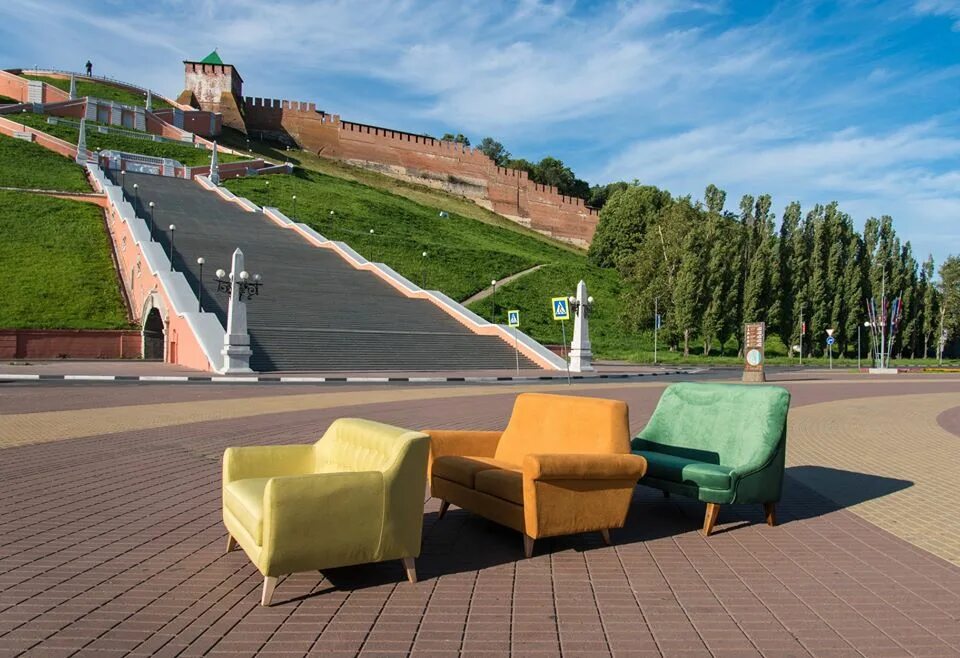 Чкаловская лестница Нижний необычный ракурс. Памятник Чкаловская лестница смешной ракурс. Лиса на Чкаловской лестнице. Чкаловская лестница красивые фото. Качусь по чкаловской