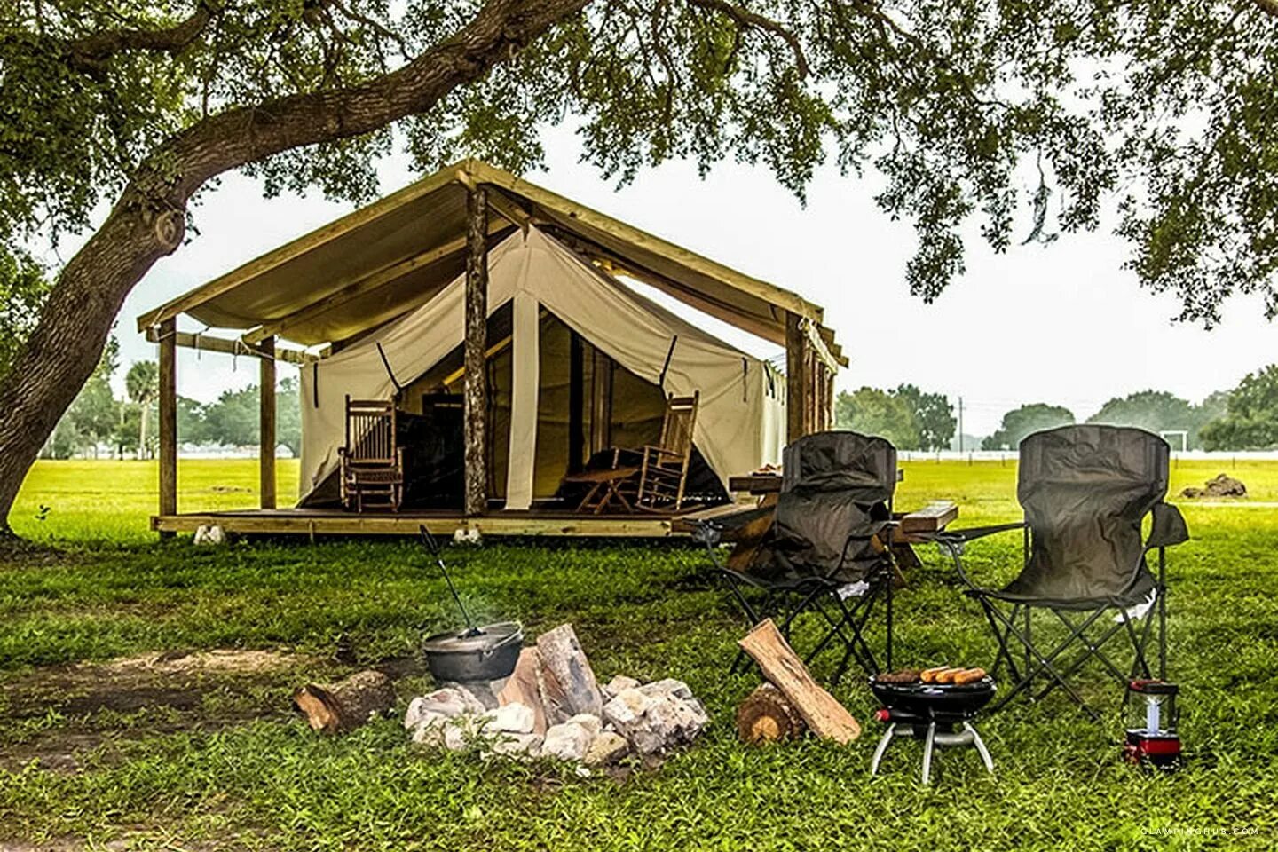 Camping platform. Сафари палатки глэмпинг. Глэмпинг сафари тент. Ривер глэмпинг. Urman Camp глэмпинг.