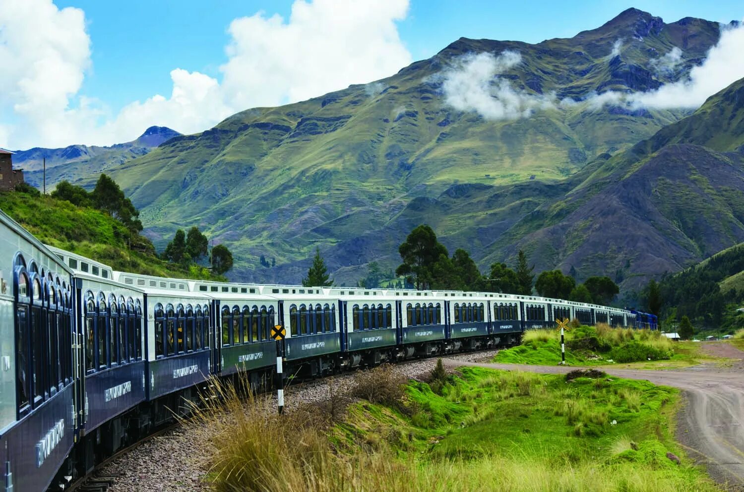 Поезд. Belmond Andean Explorer поезд. Belmond Andean Explorer (Перу). Belmond Train Peru. Железная дорога в Латинской Америке.