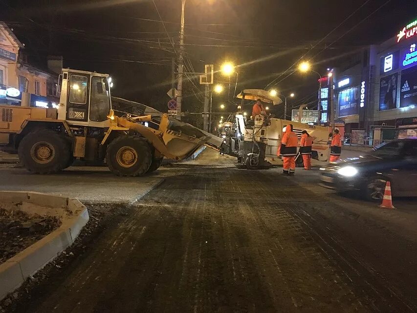 Дорожные рабочие 21 век Самара. Дорожная фирма 21 век Самара новости. Дорожный ремонт на улице Гагарина в Самаре.