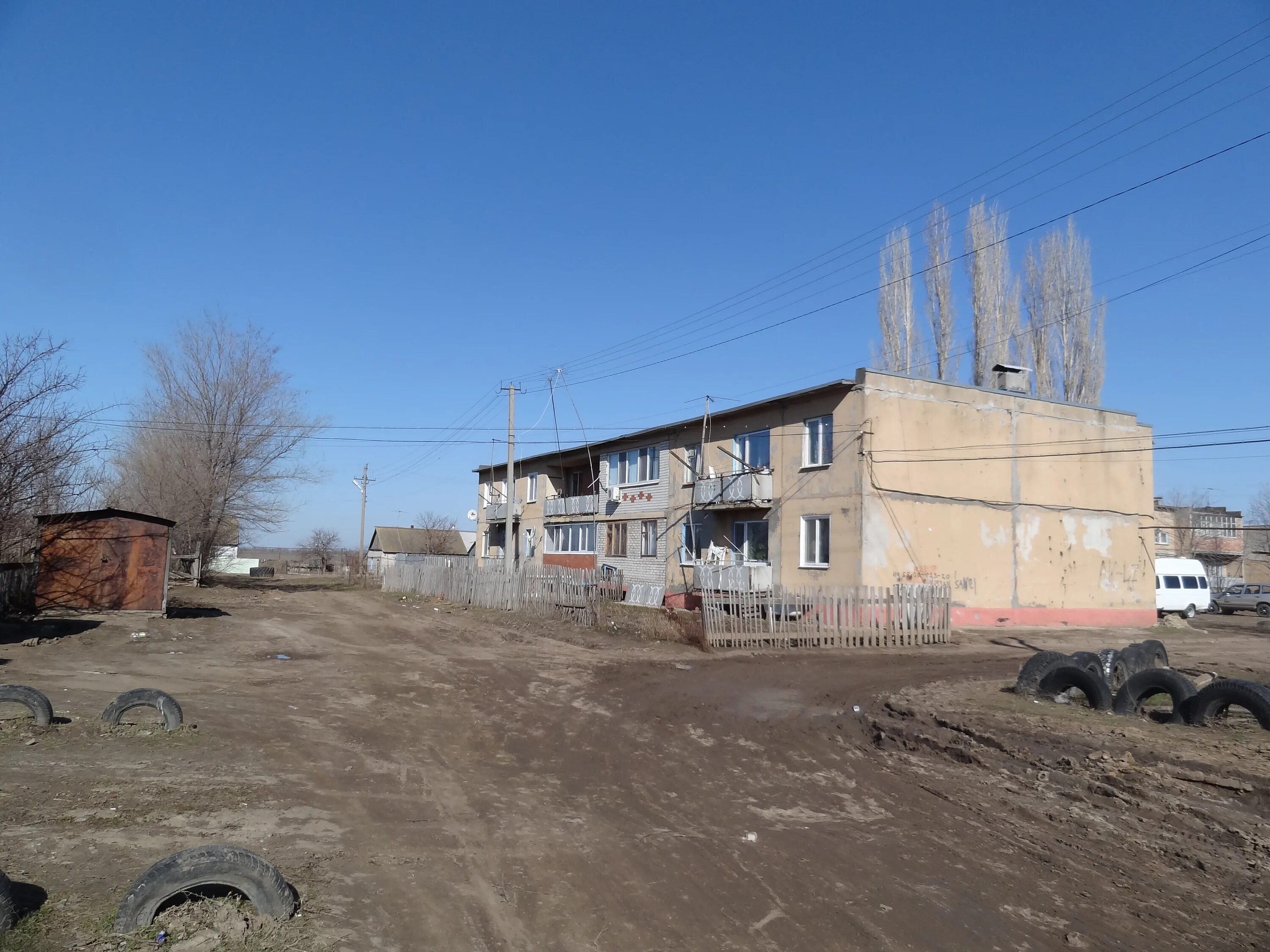 Погода в придорожном самарской. Посёлок придорожный Энгельс. Поселок придорожный Саратовская область. Поселок придорожный Энгельсский район. Школа пос. придорожный Энгельсский район.