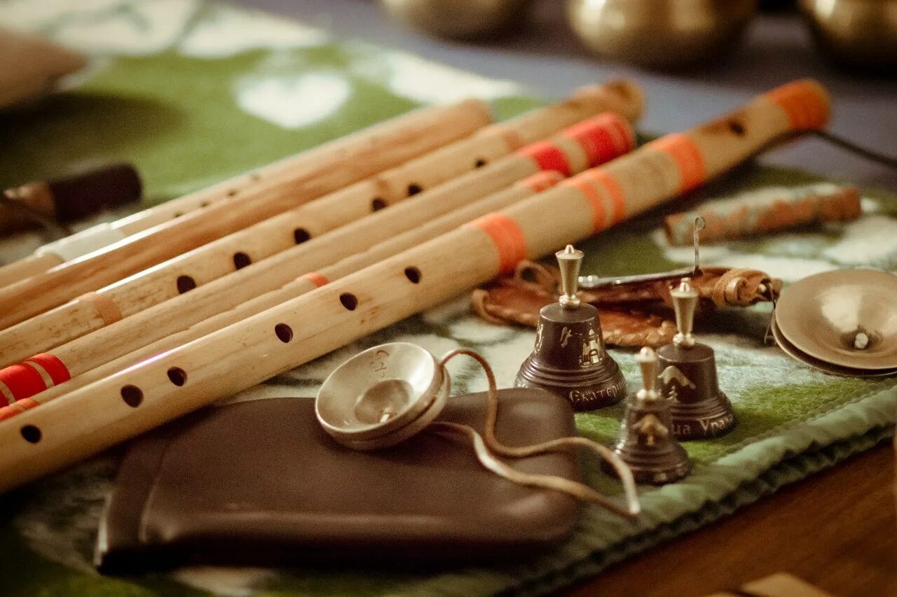 Музыка тибетской флейты. Музыкальные инструменты для звукотерапии. Терапия звуком. Звукотерапия для детей. Тибетская флейта.