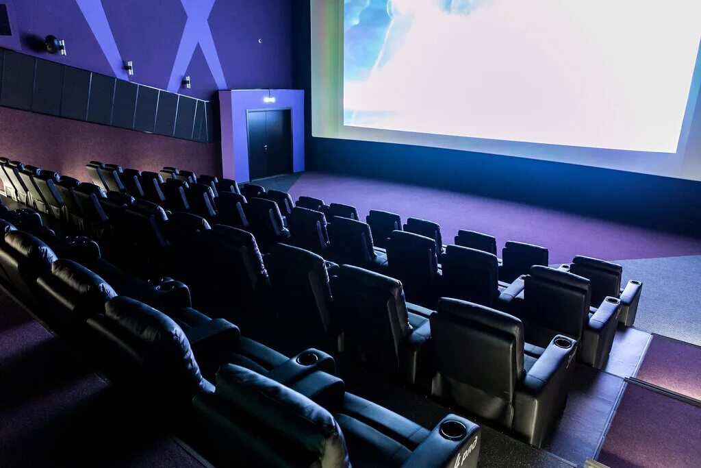 киномакс екатеринбург трц мегаполис. киномакс вип зал. мегаполис кинотеатр киномакс. торговый центр мегаполис екатеринбург. киномакс пермь зал.