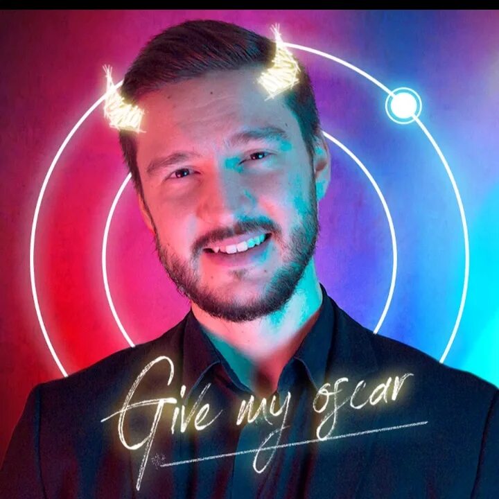 Merry christmas i give you my heart. Give my money мем. Merry christmas i give you my heart текст. Оскар шмидт вика. Last christmas текст.