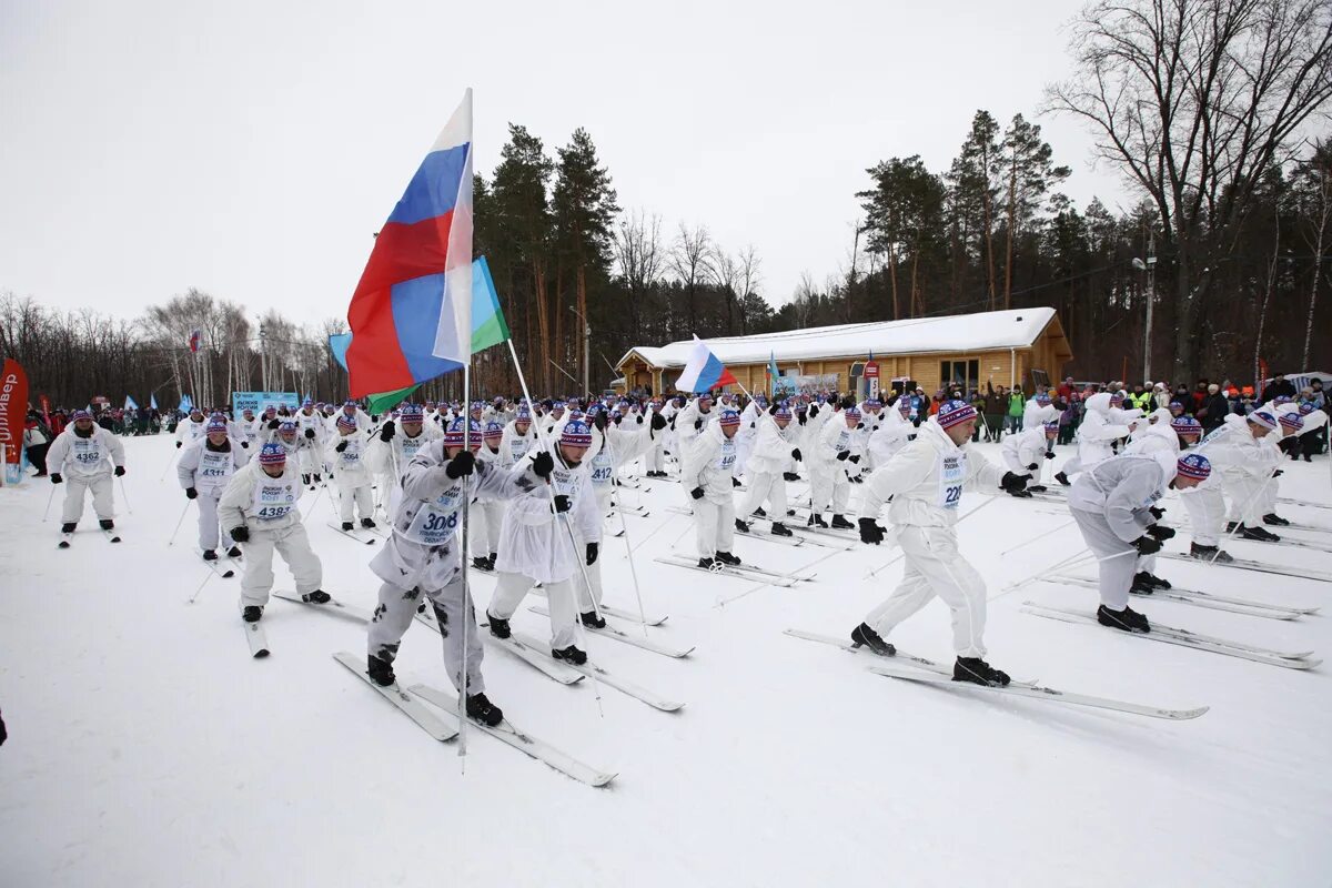 Всероссийская лыжня россии. Лыжная гонка ВДВ. Лыжня России Ульяновск. Биатлонной базе Заря Ульяновск Лыжня России. Вязьменская операция Лыжня 2020.