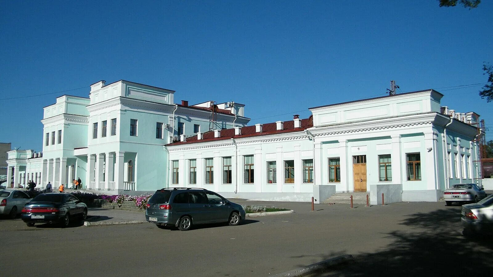 Уссурийский жд вокзал. Железнодорожный вокзал станции уссурийск. Уссурийский пункт. Жд вокзал уссурийск. Жд вокзал уссурийск.
