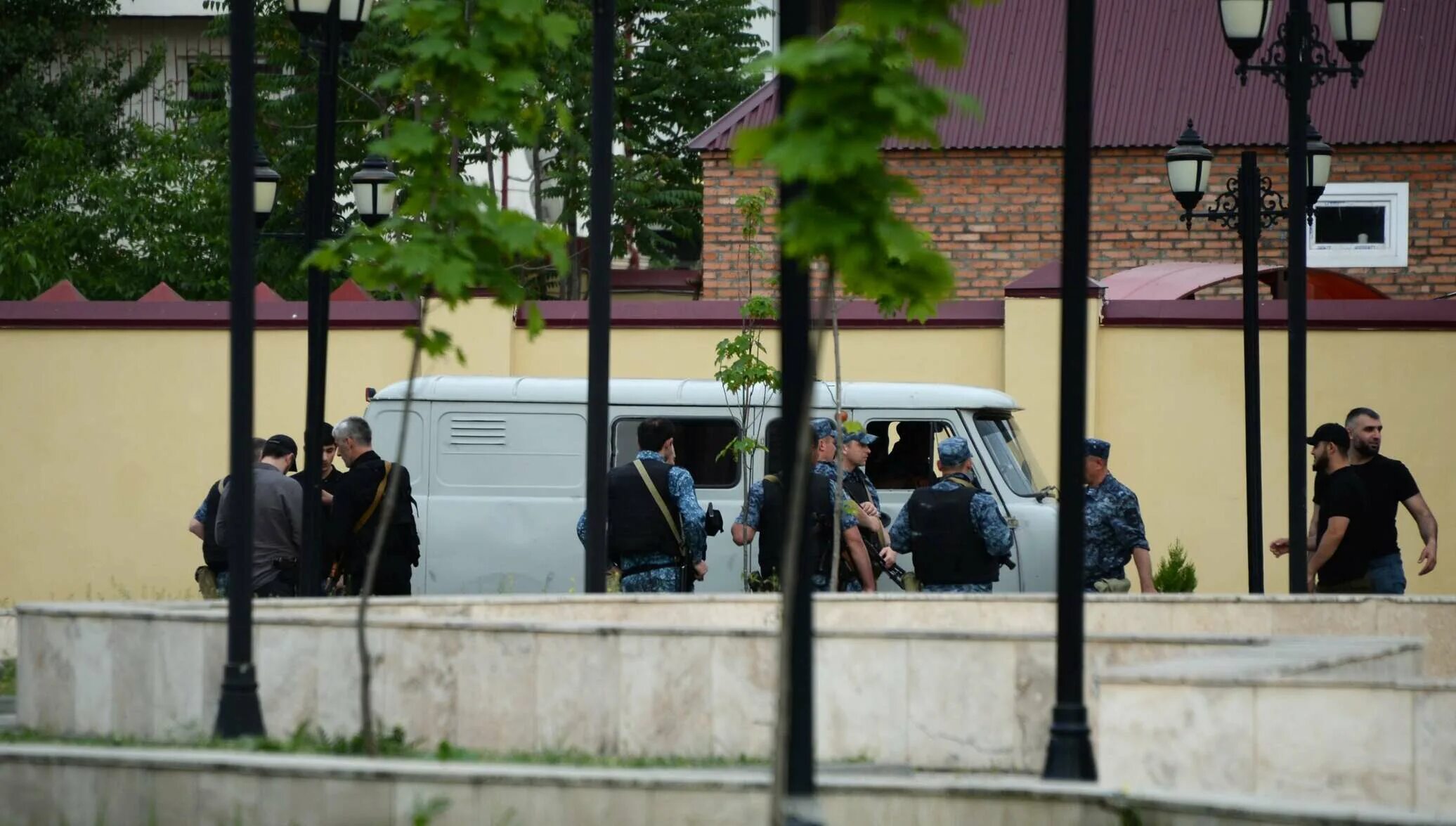 Нападение на церковь. Боевики напали на Церковь в Грозном. Нападение на храм Архангела Михаила в Грозном. Нападение на православный храм в Грозном 2018. Нападение на Церковь в Грозном в мае 2018.