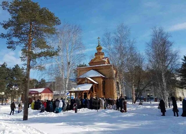 Ханты белый яр. Храм Николая Чудотворца на белом Яру. Белый Яр Сургутский район. Церковь белый Яр. Храм на белом Яру Сургут.