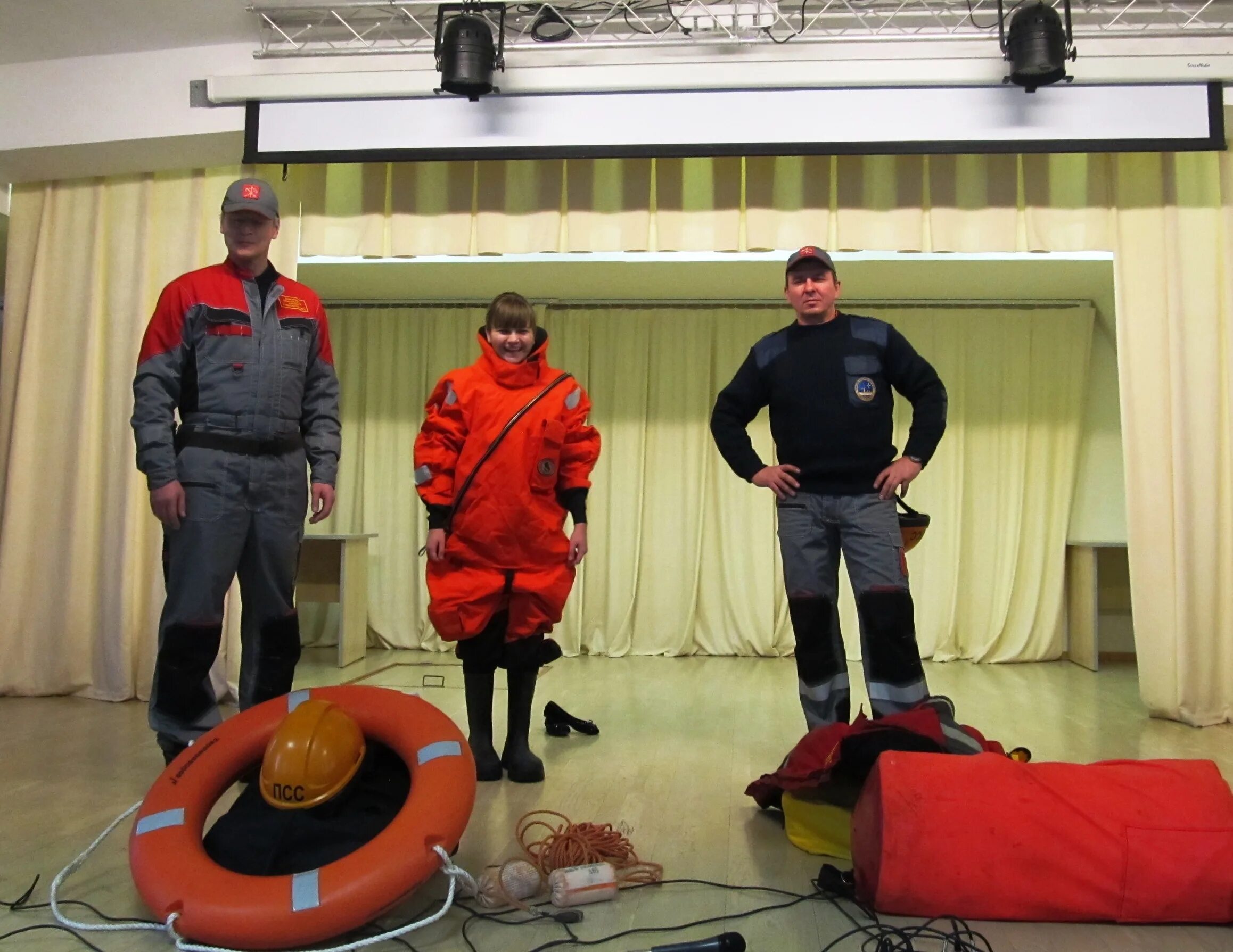 Спасательная служба самарской области. Служба спасения спб. Служба спасения спб. Поисково спасательная служба спб. Поисково спасательный отряд санкт петербург.
