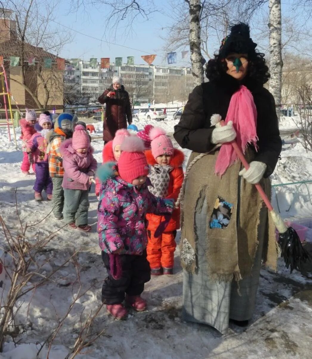 Игровая программа на улице зимой. Сценарий для детей на улице зимой. Рождество сценарий на улице. Зимние Богатырские забавы сценарий на улице. Игровая зимой сценарий