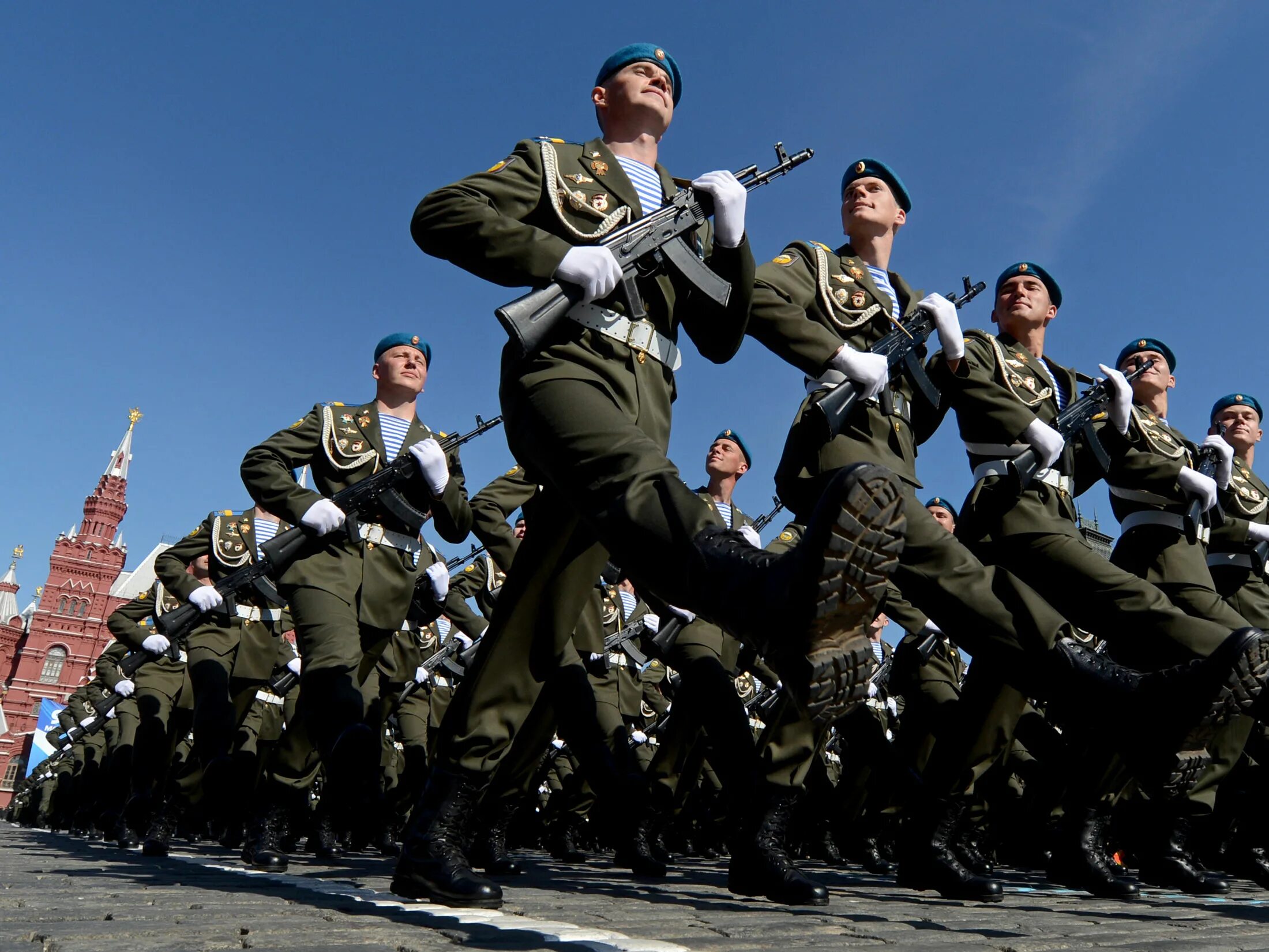 Солдаты на параде. Российский солдат на параде. Мощь Российской армии. Современная армия.