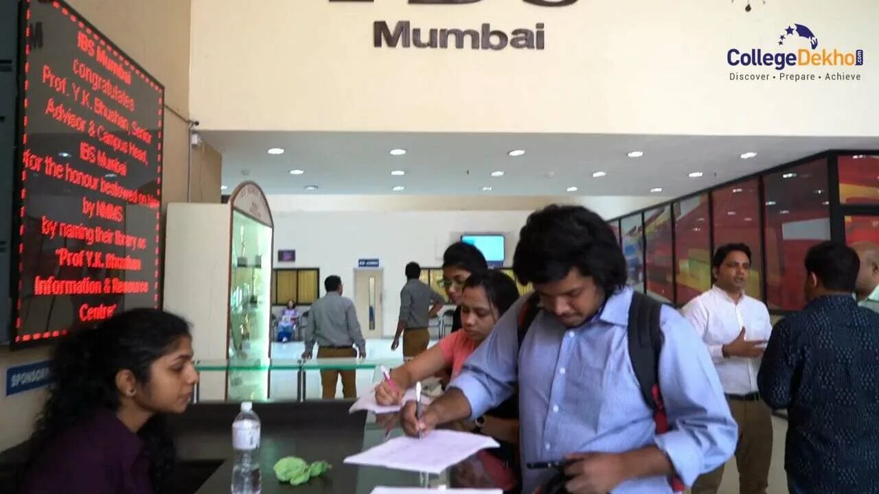 Университет менеджмент Мумбаи Индия. Выставка OTM Mumbai красивые фото. University менечмент Мумбаи Индия. Islamic Business School (IBS).