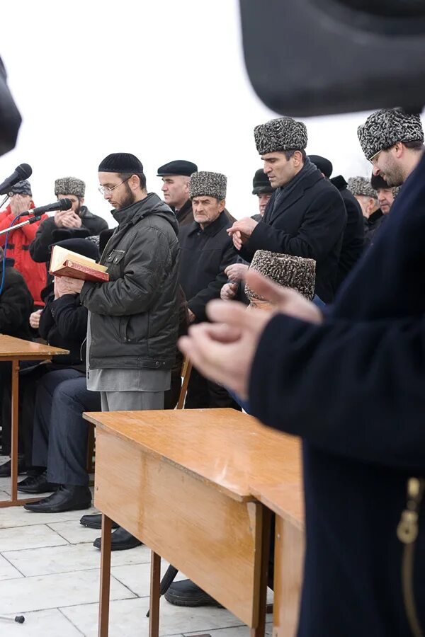 Почему депортировали чеченцев