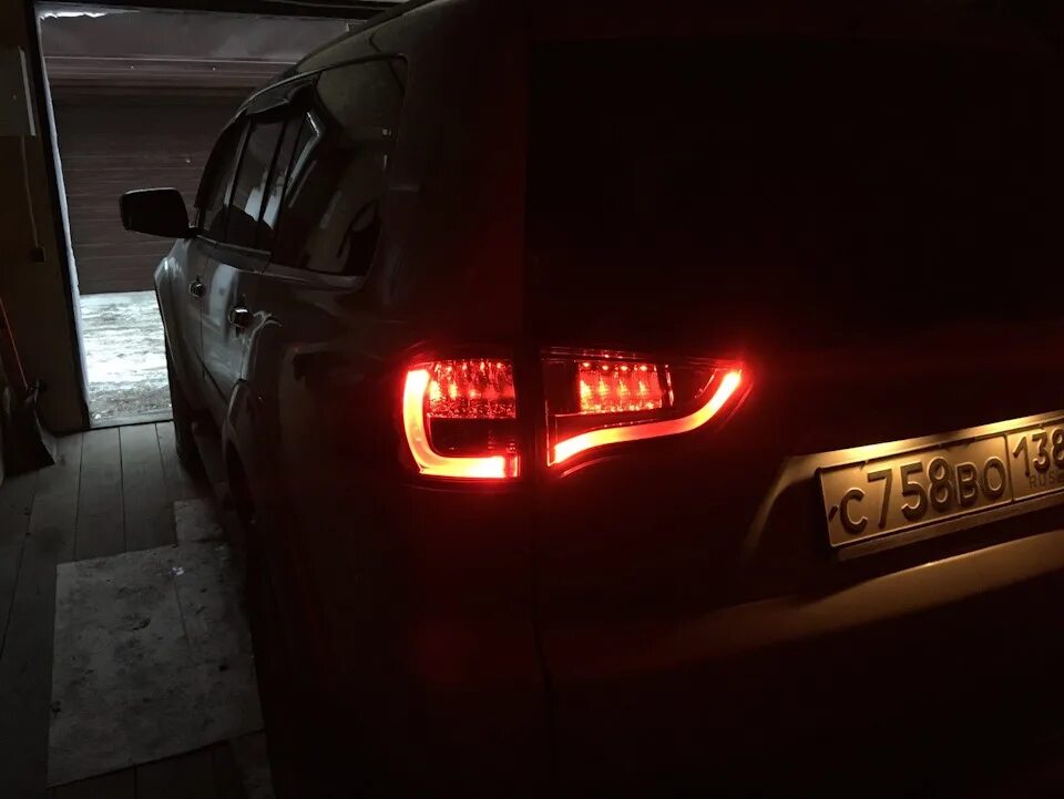 Диодные фонари паджеро спорт 2. Задние фонари на мицубиси паджеро спорт 2. Фонари задние мицубиси паджеро спорт 2 светодиодные. Диодные фонари в pajero sport 2. Задние лед фонари паджеро 2.