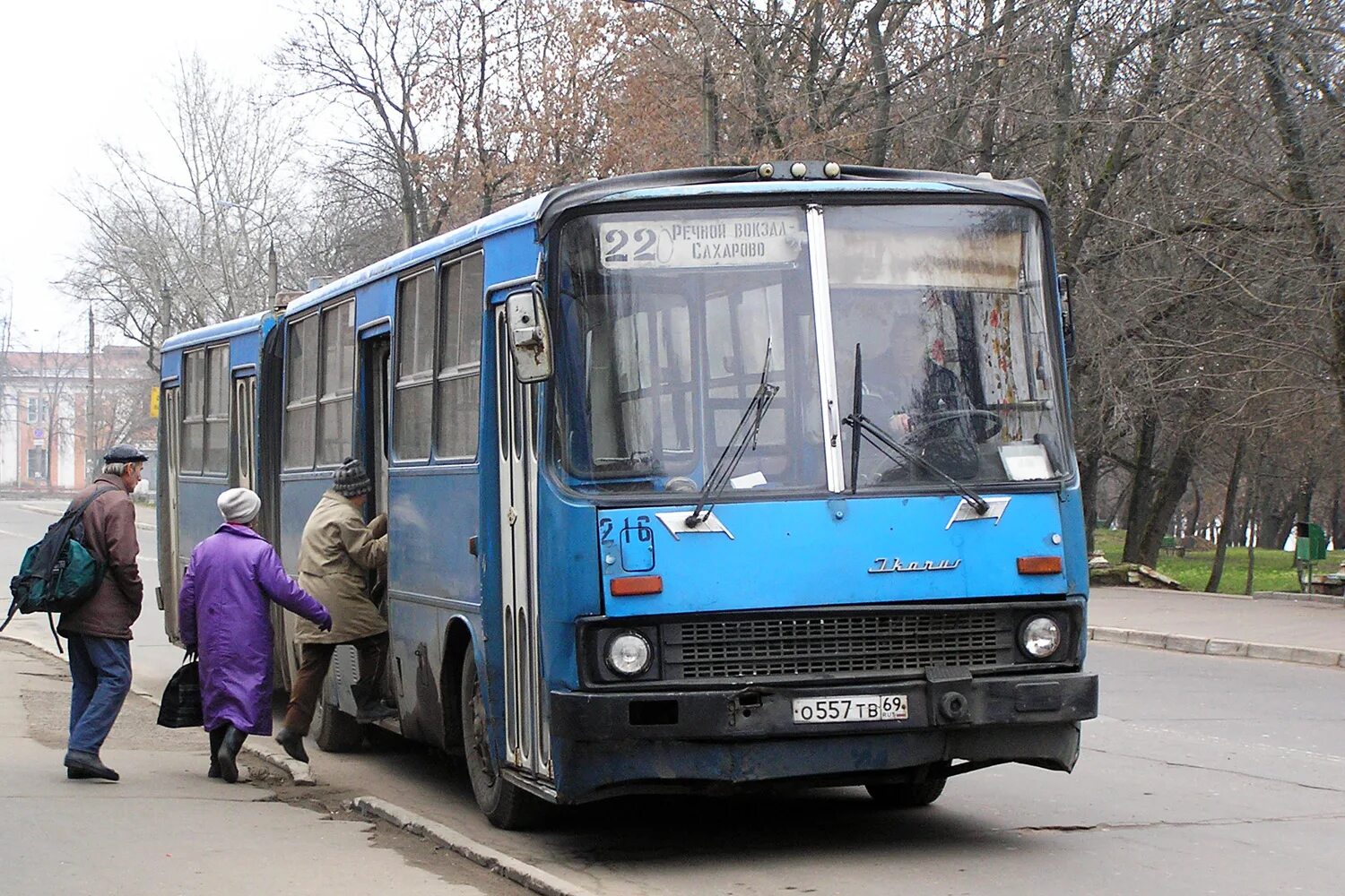 Городской и пригородный транспорт. Икарус 280 Тверь. Икарус 216. Транспорт Икарус. Тверь автобус 2009.