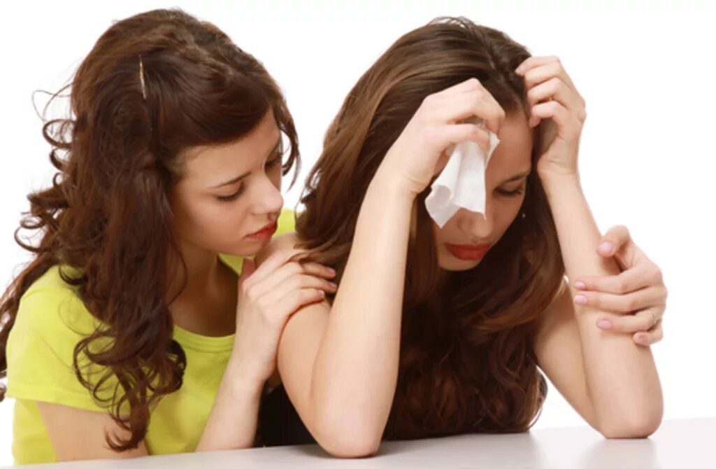 Поддержка друга. Девушка утешает. Утешение подруги. Подруга утешает. Подруги плачут.