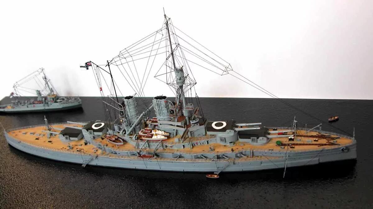 Линкор Байерн. Комбриг 1/350 Байерн линкор. SMS Bayern 1915. SMS Baden из бумаги 1:200.