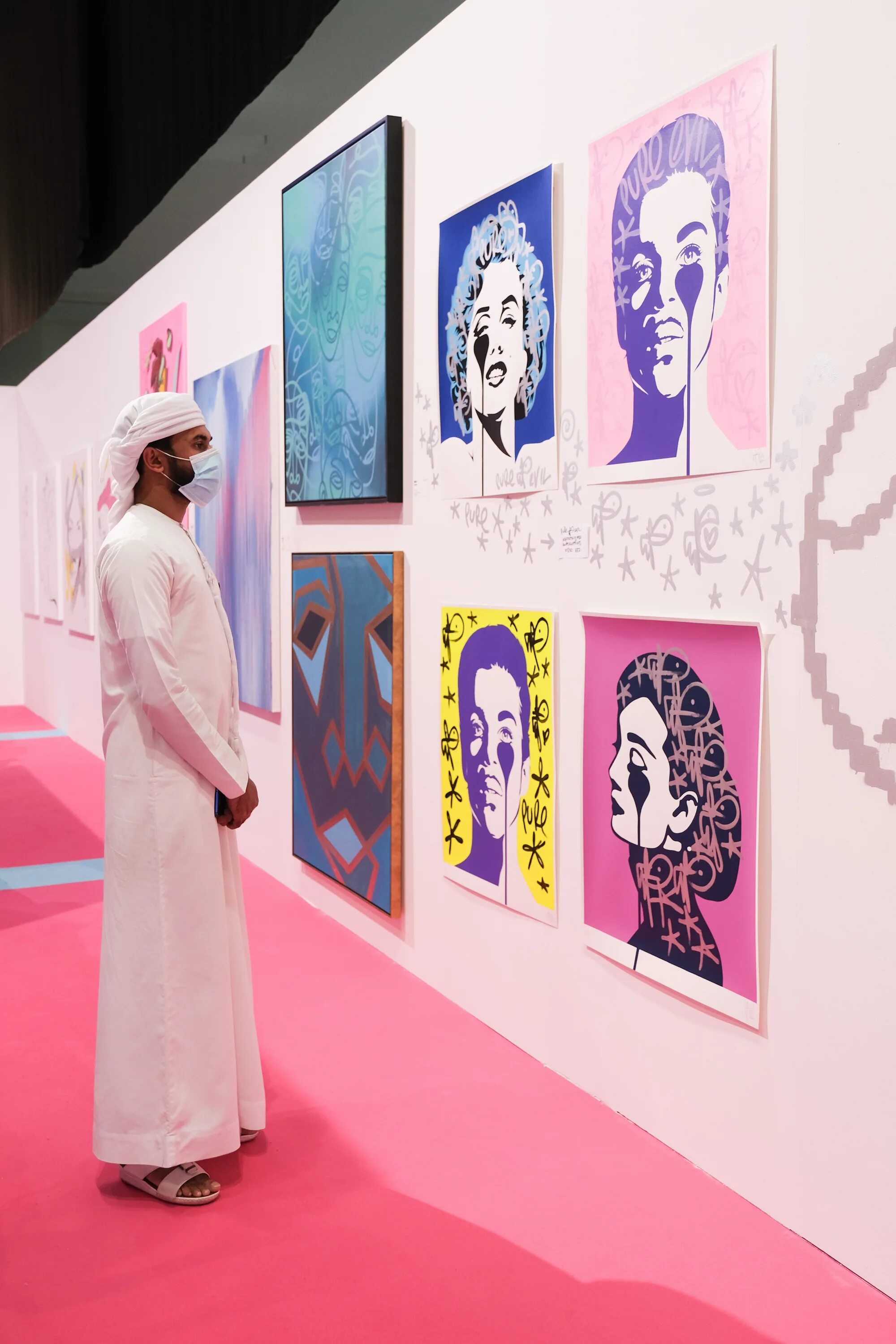 Музей современного искусства дубай. Арт дубай 2022. World art dubai 2024. World art dubai 2024. Арт выставка в дубае.
