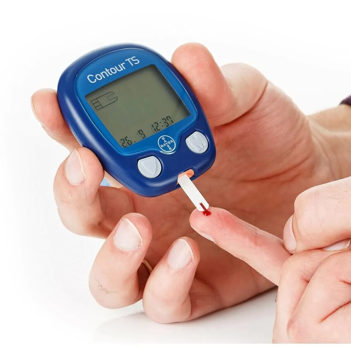 Сахарный тест. Глюкометр Bayer. Аппарат для измерения сахарный диабет измерения. Сахарный диабет глюкометр. Изменение Глюкозы глюкометром в крови.
