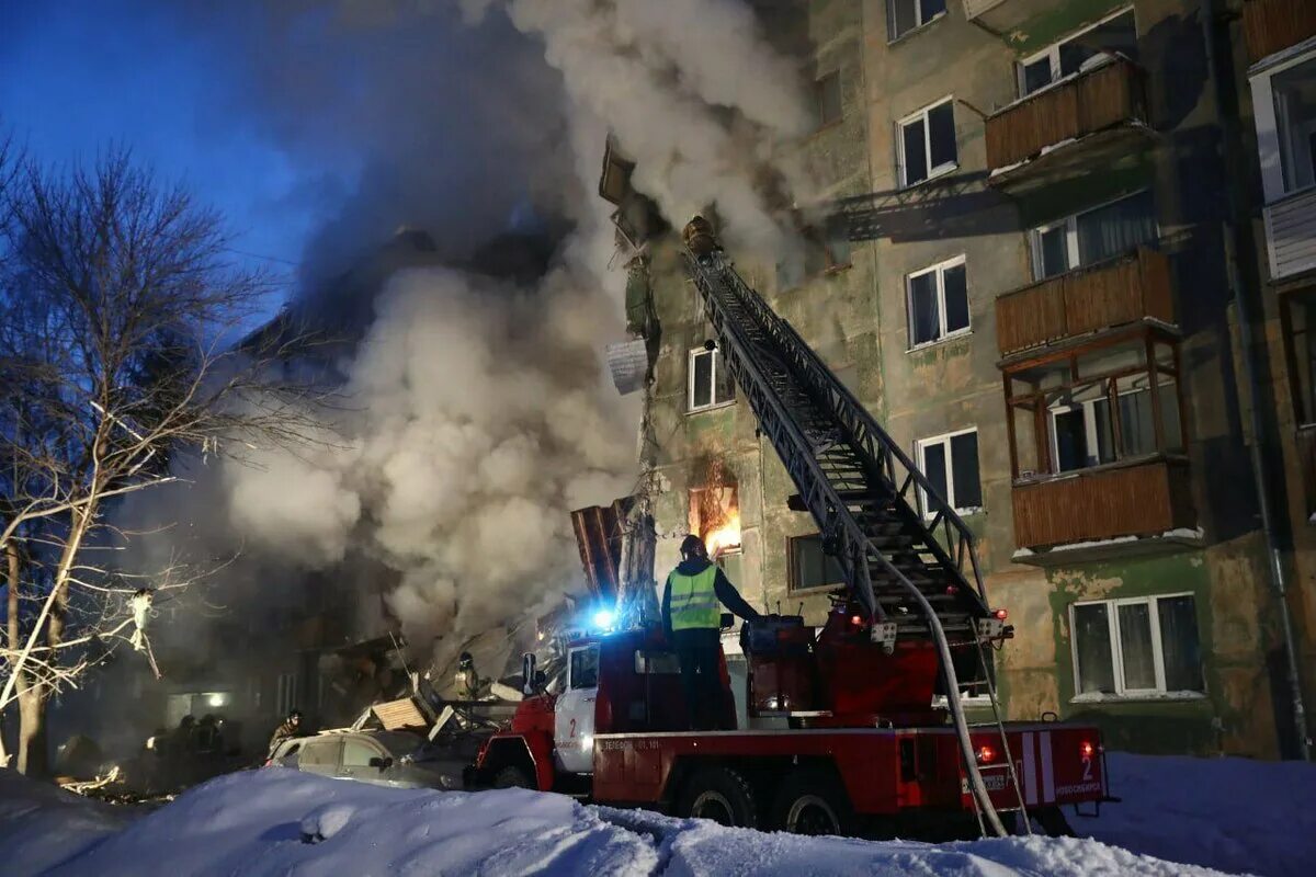 Теракт в новосибирске сегодня. Линейная 39 Новосибирск взрыв газа. Взрыв газа в Новосибирске февраль 2023 года. В Новосибирске взорвался дом на линейной. Взрыв газа в доме.