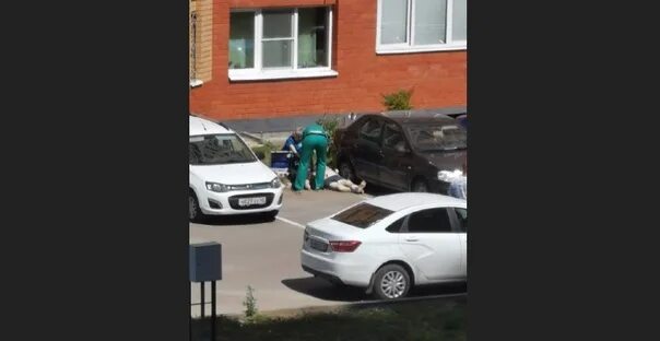 Москвича увидевшего липецк из окна поезда доставили. Ребенок выпал из окна липецк. в липецке мужчина выпал из окна. парень выпал с окна липецк.