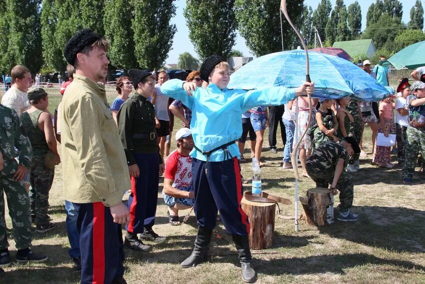 Вольница дабл. Вольница казачий Хутор. Этнокультурный центр вольница Михайловка. КАЗАЧЕСКИЙ этнос. Степные зори праздник Казачья застава.