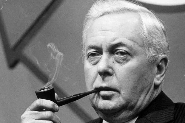 Гарольд вильсон премьер министр великобритании. Гарольд вильсон 1964. Гарольд вильсон премьер министр. Гарольд вильсон. Вильсон премьер министр.