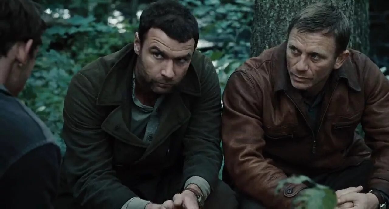 Хф вызов. Вызов фильм 2008. вызов»  defiance (2008). последний вызов фильм 2008. дэниел крейг партизан.
